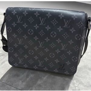 Louis Vuitton Monogram Black Messenger Bag